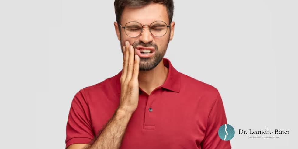 Dr. Leandro Baier | Clínica de Odontologia Estética em Blumenau, SC Sensibilidade Dental: Como Tratar e Evitar Desconforto Durante o Dia a Dia