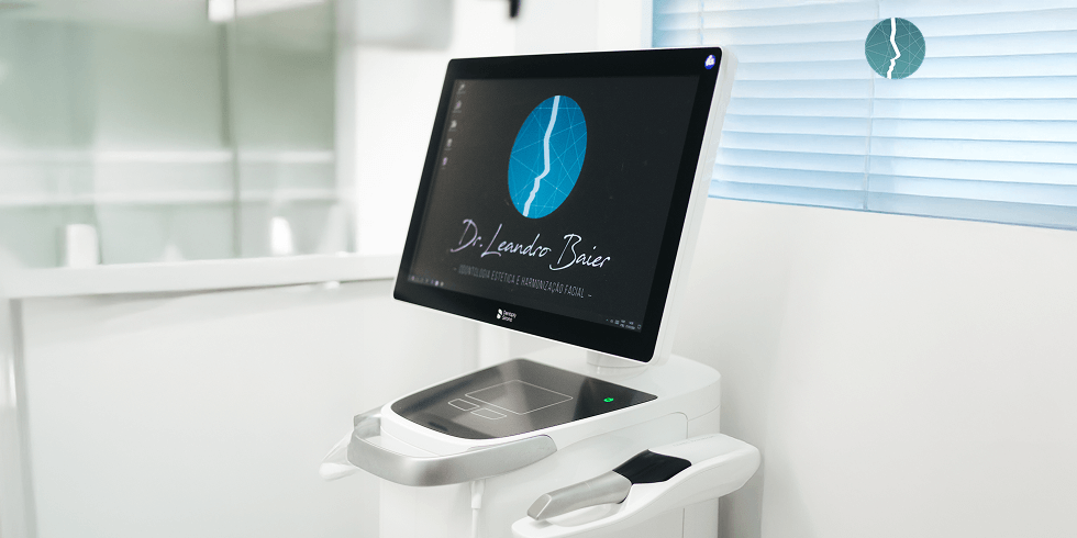 Dr. Leandro Baier | Clínica de Odontologia Estética em Blumenau, SC Dr. Leandro Baier | Clínica de Odontologia Estética em Blumenau, SC